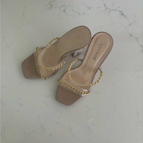 Clear Heels with Gold Chain Detail size 6 - Picture 2 of 4